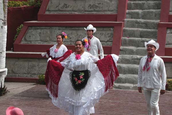 Mazatlan Folk Dancing 1