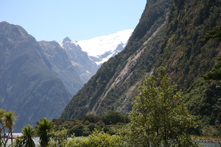 3009 Arriving at Milford Sound