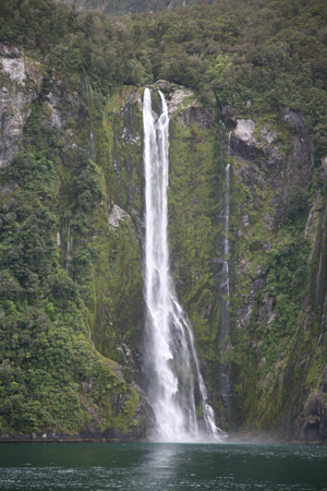 3243 Milford Sound Falls